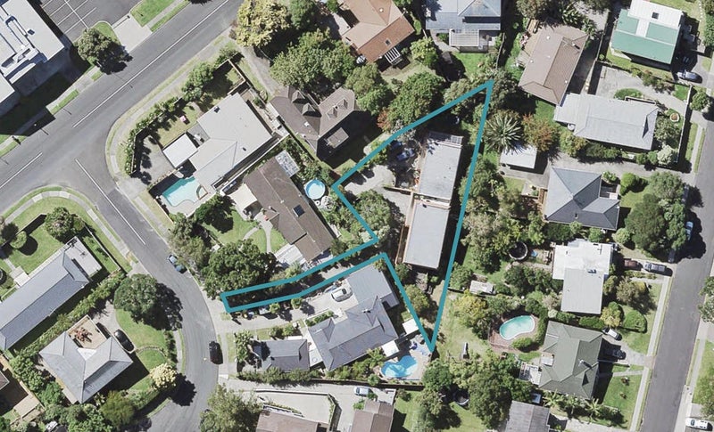 1/3 Ponui Place, Mairangi Bay, Auckland - Carousel 1