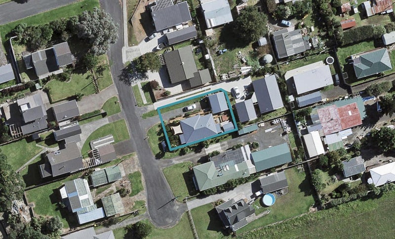 3 First Avenue, Waiuku - Carousel 1