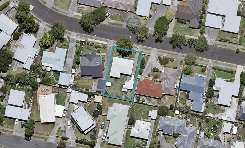 33 Lyttelton Crescent, Tamatea, Napier - Carousel 1