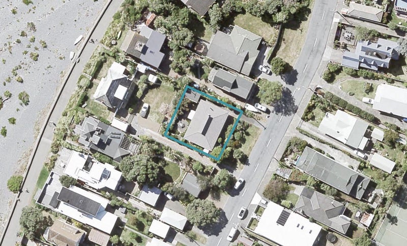 14A Pukatea Street, Eastbourne, Lower Hutt - Carousel 1