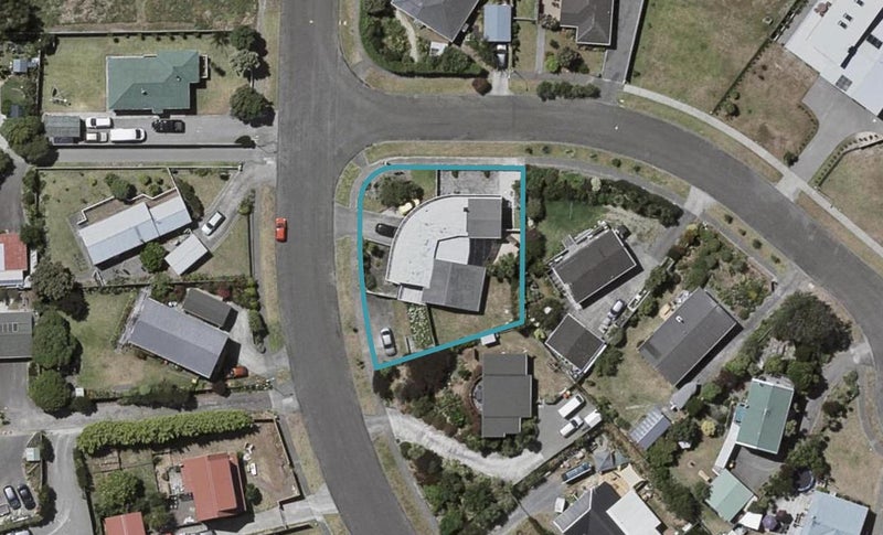 15 Campion Road, Waikanae Beach, Waikanae - Carousel 1