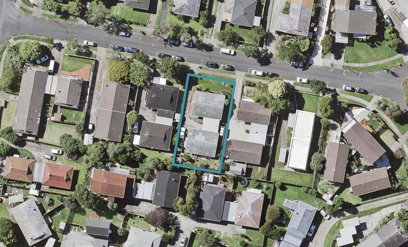 2/7 Ballater Place, Highland Park, Auckland - Carousel 1