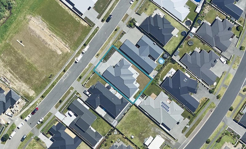 12 Glenpark Crescent, Bethlehem, Tauranga - Carousel 1