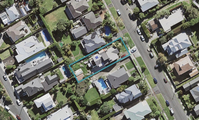16 Palmerston Road, Birkenhead, Auckland - Carousel 1