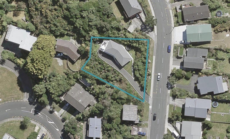 111 Dowse Drive, Maungaraki, Lower Hutt - Carousel 1