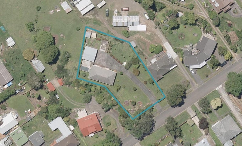 15 Benefield Street, Whanganui East, Whanganui - Carousel 1