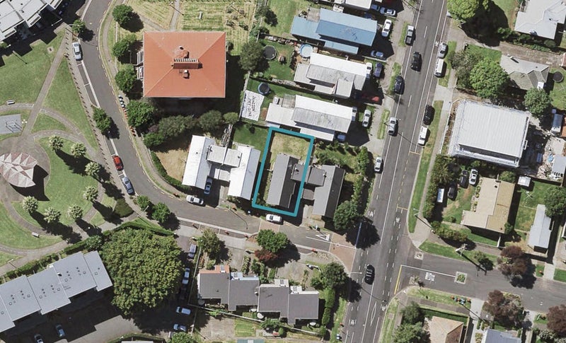 54 Tippett Street, Point England, Auckland - Carousel 1