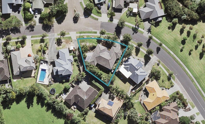 16 Te Wharau Drive, Greenhithe, Auckland - Carousel 1
