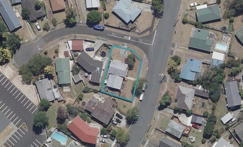23 Garden Heights Avenue, Glenview, Hamilton - Carousel 1