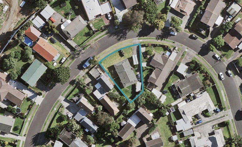 2/35 Challen Close, Conifer Grove, Takanini - Carousel 1