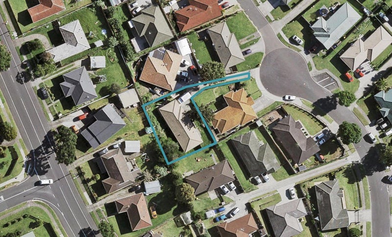 47 Castlefinn Drive, Weymouth, Auckland - Carousel 1