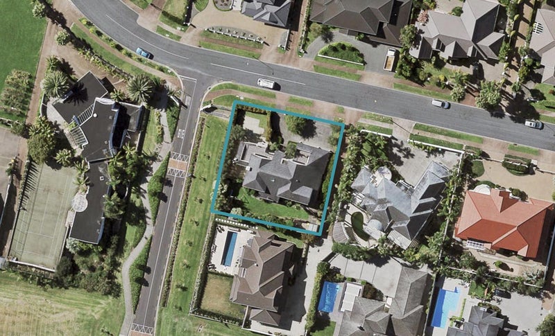 33 Manor Park, Sunnyhills, Auckland - Carousel 1