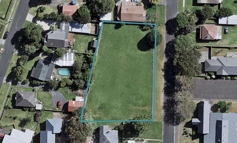 21-25 Domain Street, Waiuku - Carousel 1