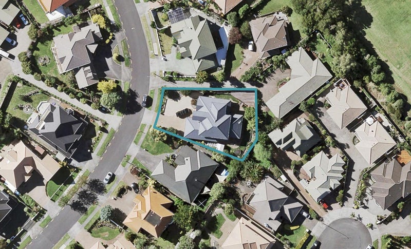9 Rochester Crescent, Somerville, Auckland - Carousel 1