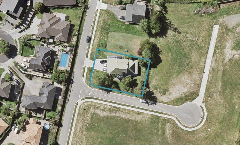 14 Roxborough Place, East Tamaki Heights, Auckland - Carousel 1