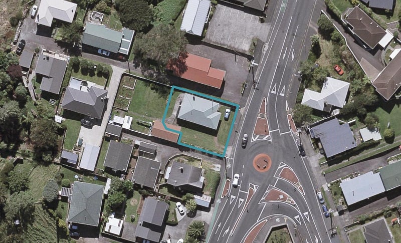 160 Tukapa Street, Westown, New Plymouth - Carousel 1