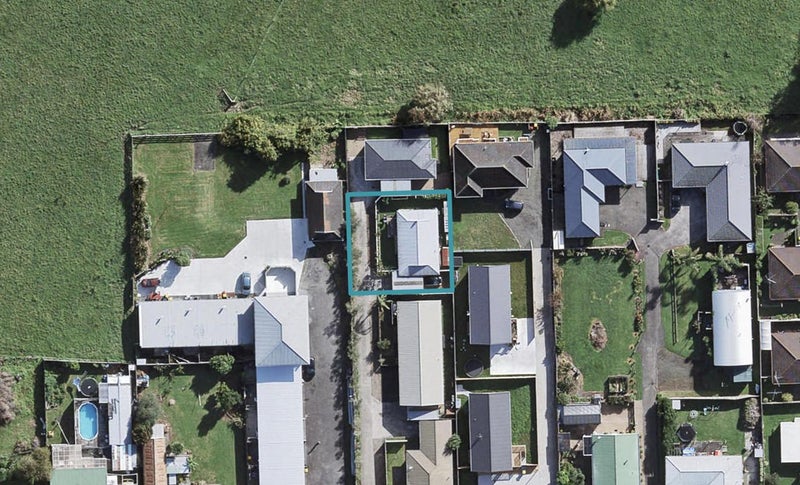 11C Springs Road, Parakai, Helensville - Carousel 1