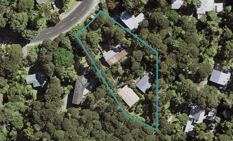1/77 Woodfern Crescent, Titirangi, Auckland - Carousel 1