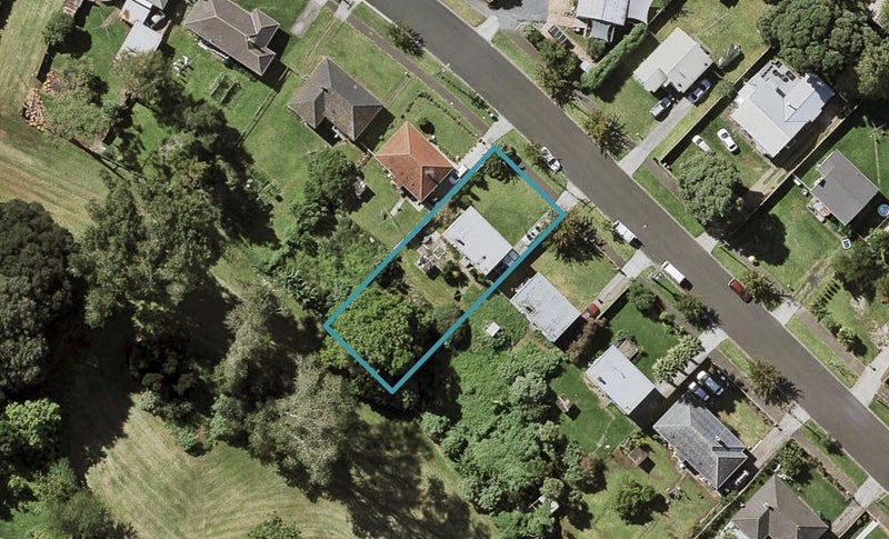21 Torino Street, Point England, Auckland - Carousel 1