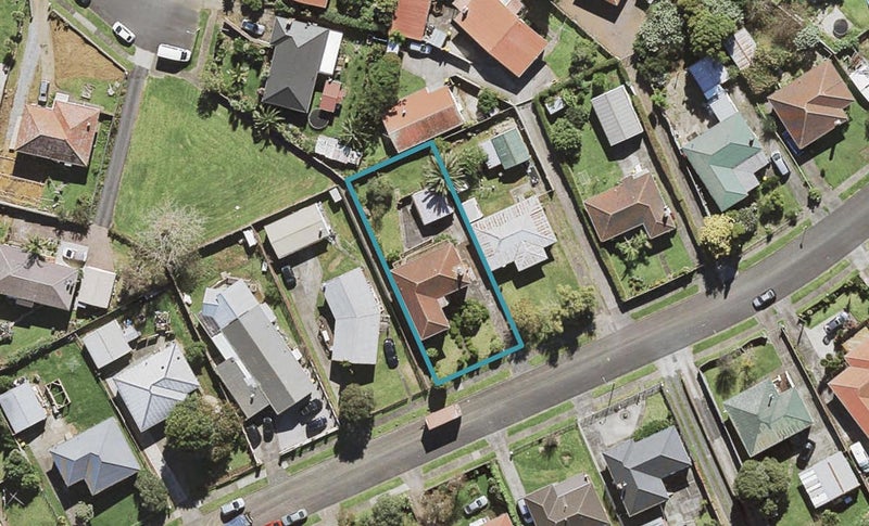 15 Wayne Drive, Mangere, Auckland - Carousel 1