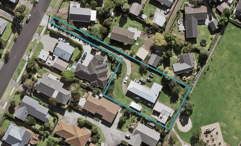 17 Seaforth Avenue, Mangere Bridge, Auckland - Carousel 1