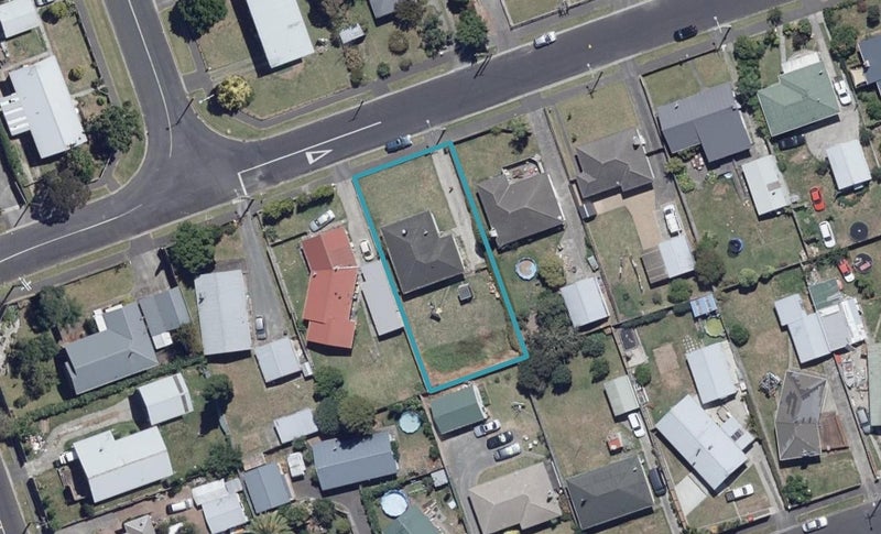 8 Hendon Road, Fairview Downs, Hamilton - Carousel 1