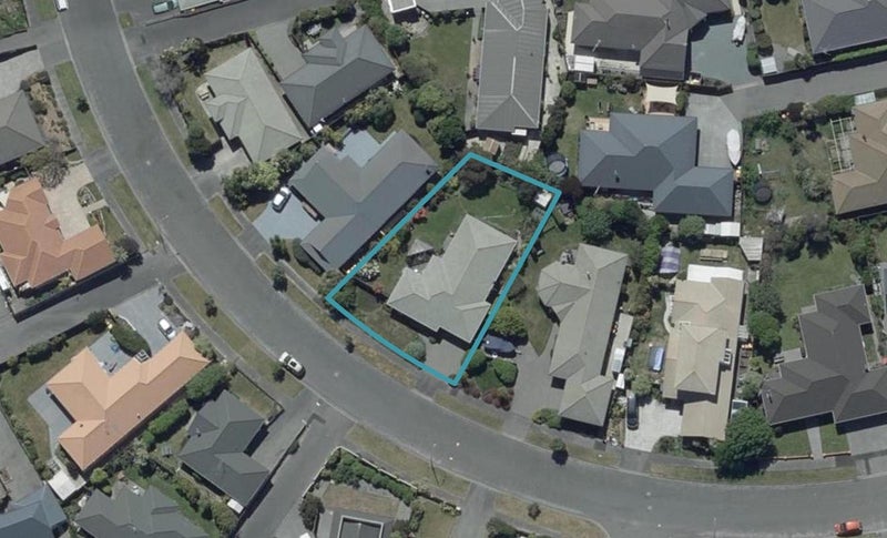 10 Orlando Crescent, Waimairi Beach, Christchurch - Carousel 1