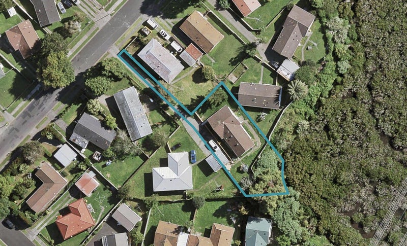 9 Verner Place, Conifer Grove, Takanini - Carousel 1