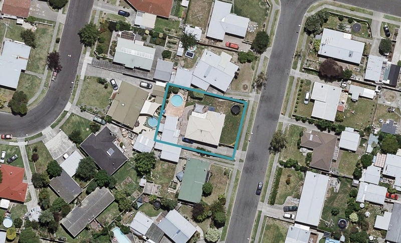 6 Robinson Crescent, Tamatea, Napier - Carousel 1