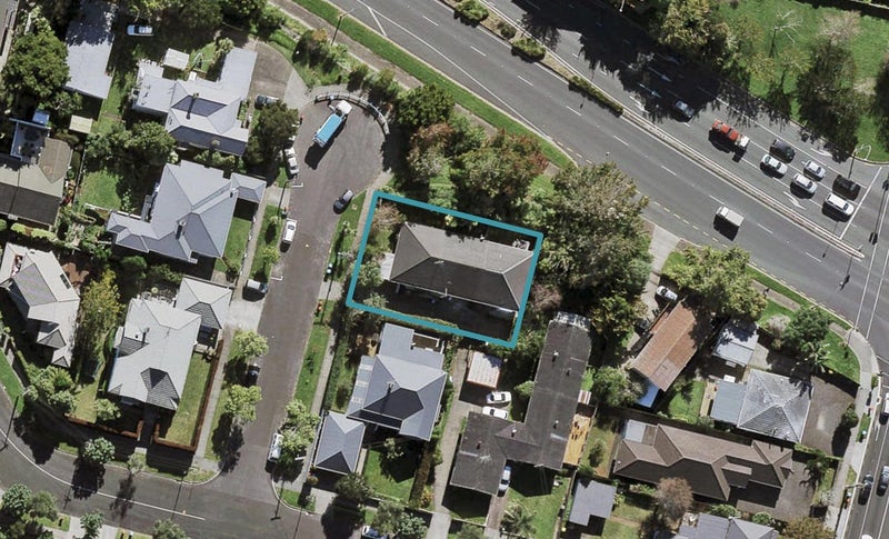 7 Bloomfield Place, Epsom, Auckland - Carousel 1
