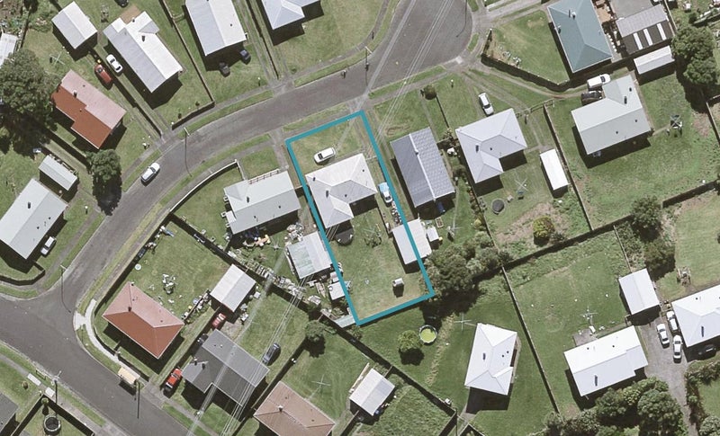 8 Tohora Place, Spotswood, New Plymouth - Carousel 1