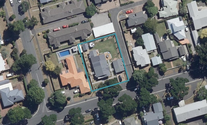 35 Brookfield Street, Hamilton East, Hamilton - Carousel 1