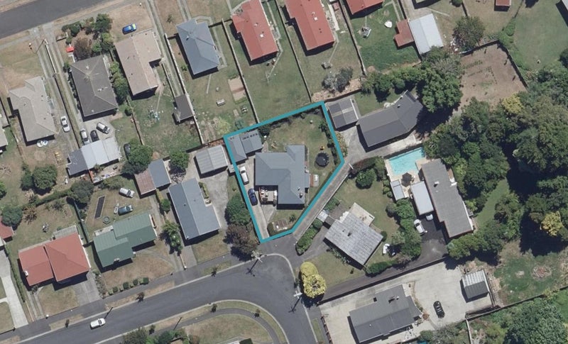 21 Springfield Crescent, Enderley, Hamilton - Carousel 1