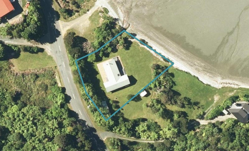 57 Hope Drive, Ōkiwi Bay - Carousel 1