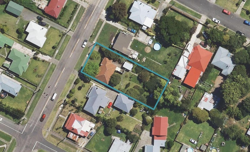 16 Endcliffe Road, Kaiti, Gisborne - Carousel 1