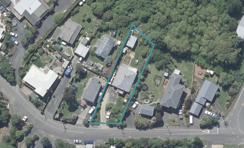 11 McIntosh Road, Brighton, Dunedin - Carousel 1