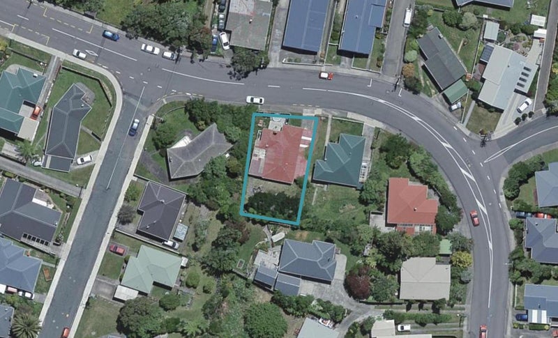 68 Beazley Avenue, Paparangi, Wellington - Carousel 1