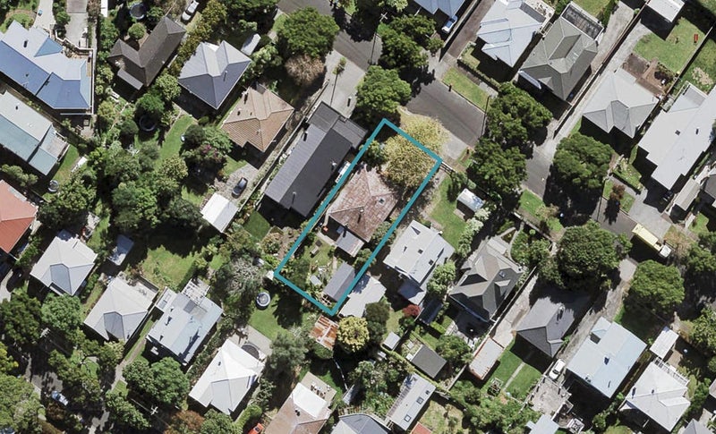 9 Brewster Avenue, Morningside, Auckland - Carousel 1