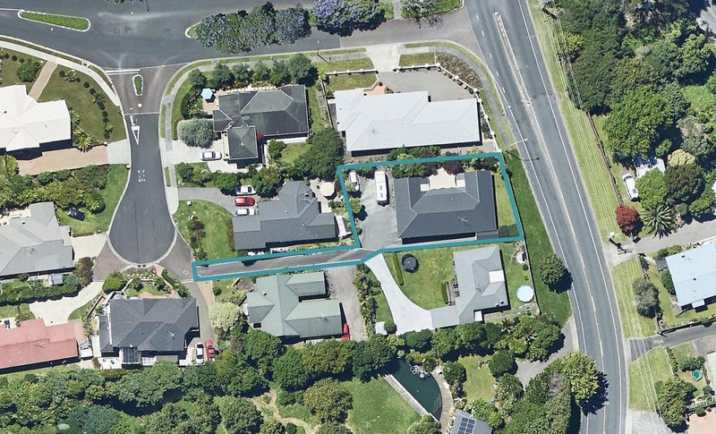 7 Guildford Place, Bethlehem, Tauranga - Carousel 1