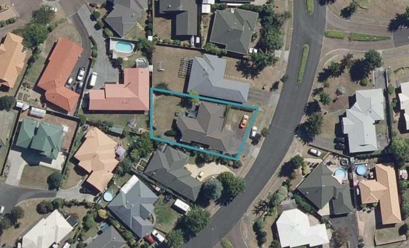 266 Grandview Road, Western Heights, Hamilton - Carousel 1