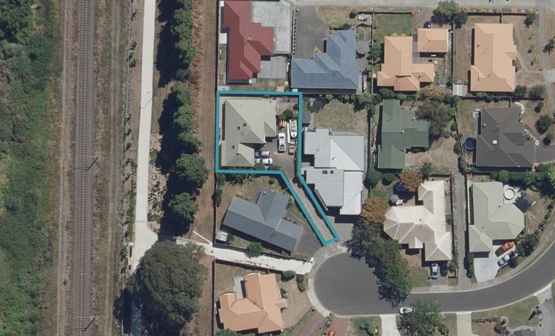 32 Hastings Place, Hamilton Lake, Hamilton - Carousel 1