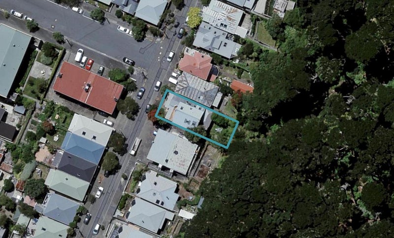 33 Scarborough Terrace, Mount Victoria, Wellington - Carousel 1