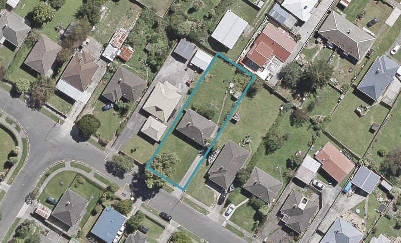 114 Hewer Crescent, Naenae, Lower Hutt - Carousel 1