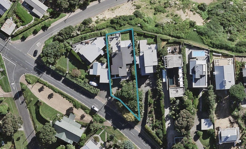 179 Ocean View Road, Oneroa, Waiheke Island - Carousel 1