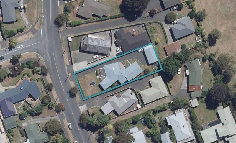 8 Morris Road, Hillcrest, Hamilton - Carousel 1