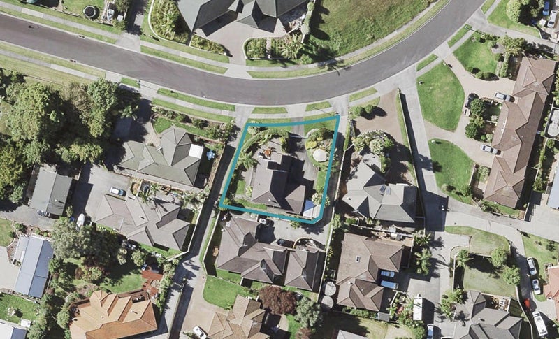 9 Araminta Place, Beachlands, Auckland - Carousel 1