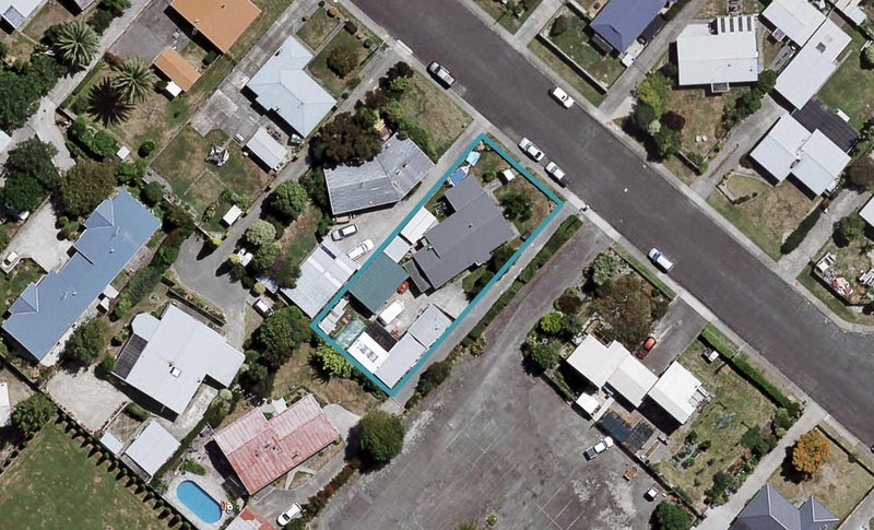 12 Tucker Lane, Clive, Clive - Carousel 1
