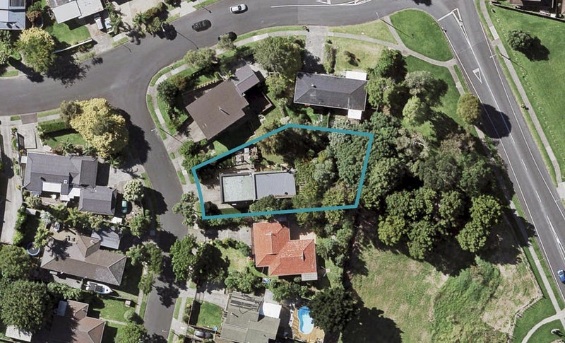 2/4 Imogene Way, Half Moon Bay, Auckland - Carousel 1