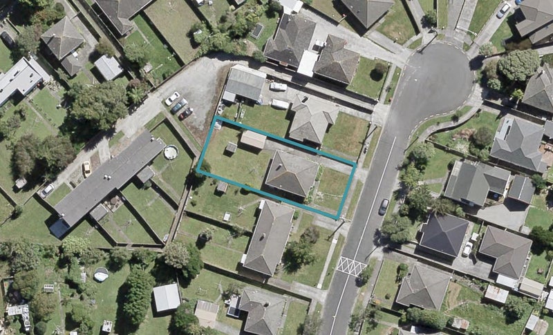 9 Purser Grove, Fairfield, Lower Hutt - Carousel 1