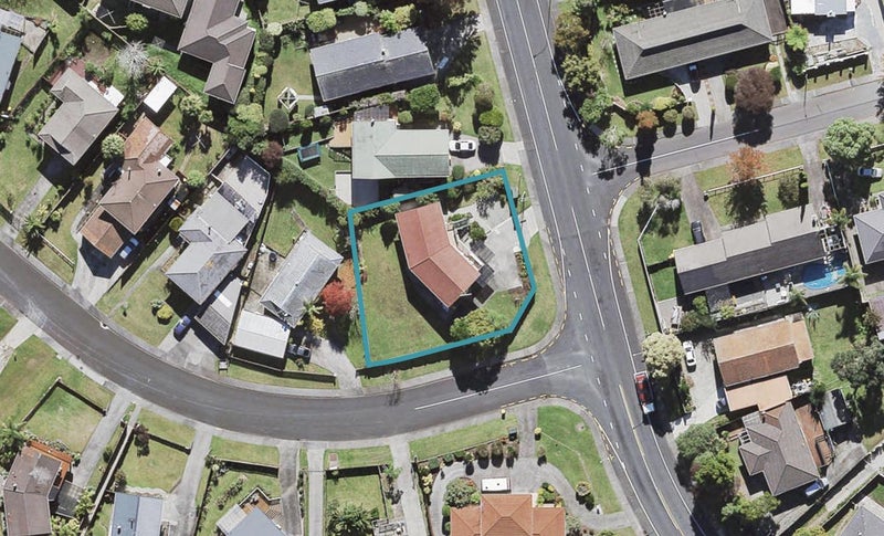51 Butterworth Drive, Glendene, Auckland - Carousel 1